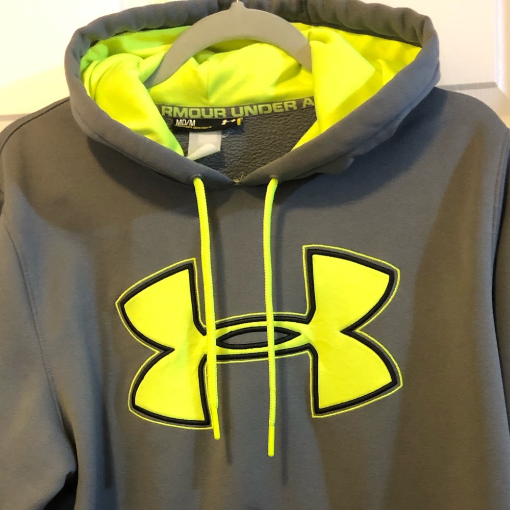 Under Armour Storm fleece hoodie sweatshirt.